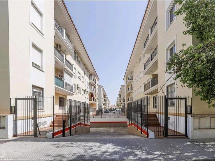 Alojamiento Con Piscina Y Parking En Sevilla La Algaba Zewnętrze zdjęcie